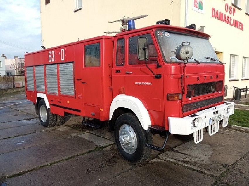 Wóz bojowy straży wystawiony na sprzedaż w Damasławku 