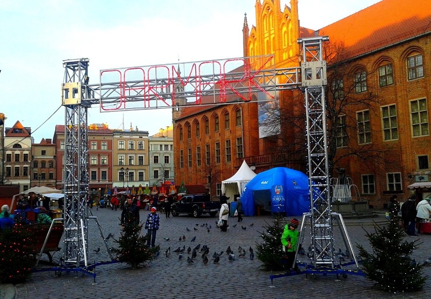 Na Rynku Staromiejskim w Toruniu rusza jarmark bożonarodzeniowy