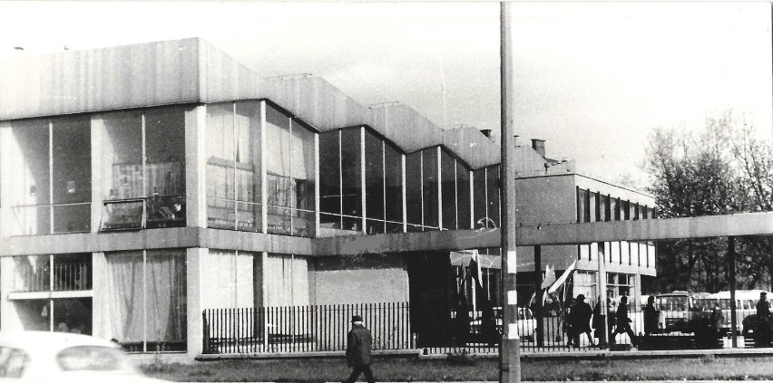 W 1973 roku otwarto w Tarnowie nowy dworzec autobusowy,...