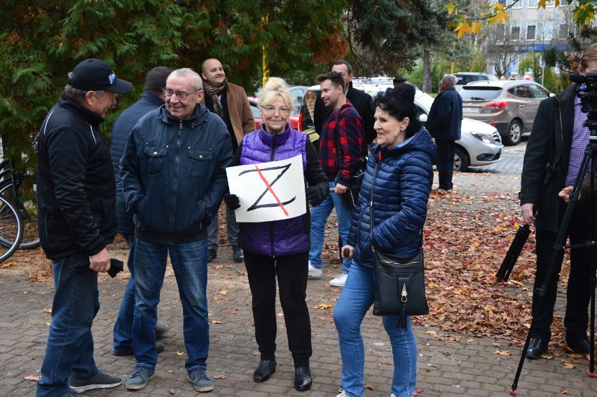 Jest decyzja Wojewody: pomnik „wdzięczności” w Nowogardzie do rozbiórki