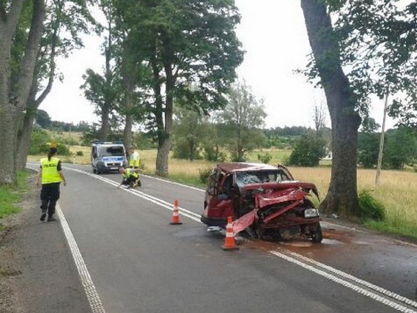 Wypadek w gm. Wicko. Wyprzedzała na podwójnej ciągłej!