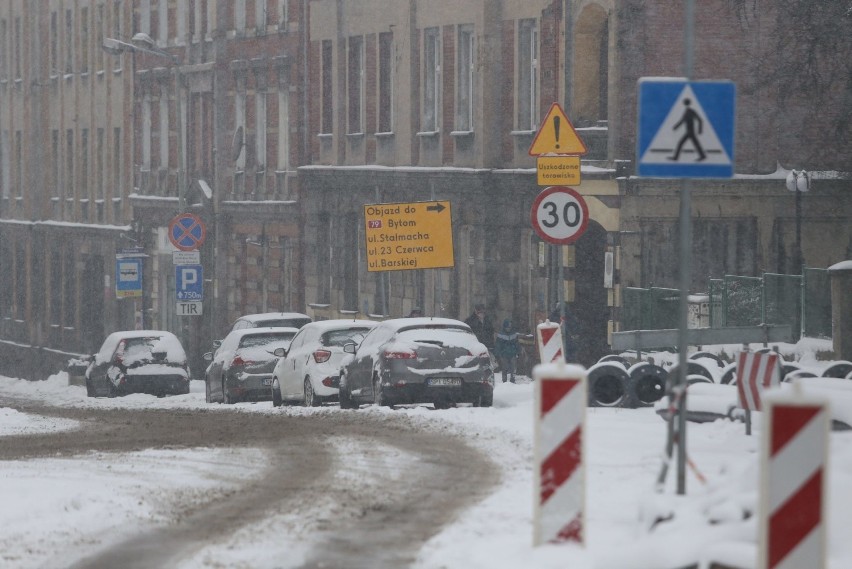 Śnieg na drogach. Za zimowe utrzymanie dróg odpowiada MZiUM...