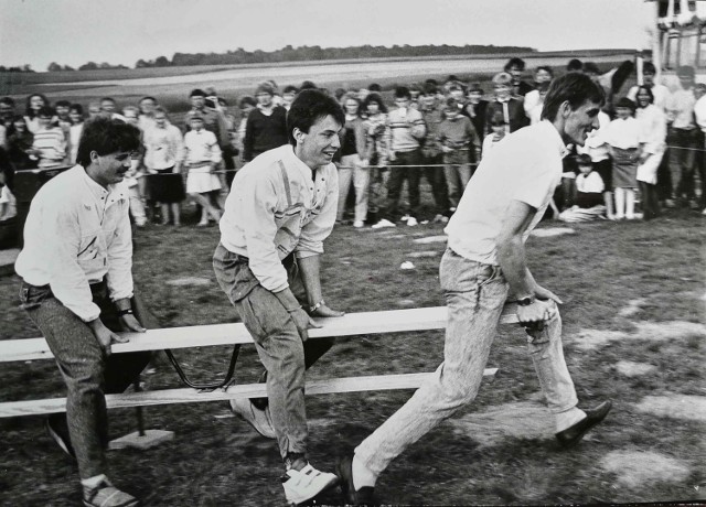 Kadry z turniejów wsi utrwalone przez Janusza Janeczko (26 maja 1985 roku) i Piotra Węcławskiego (14 maja 1989 roku), obecnie w zbiorach Muzeum Regionalnego w Świebodzinie