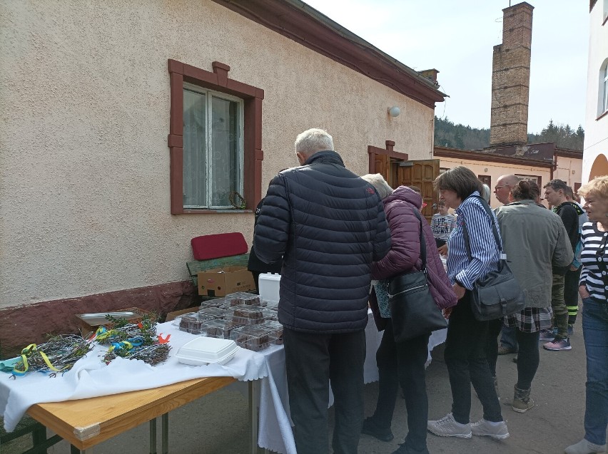 Uchodźczynie z Ukrainy zorganizowały kiermasz Wielkanocny w Piechowicach