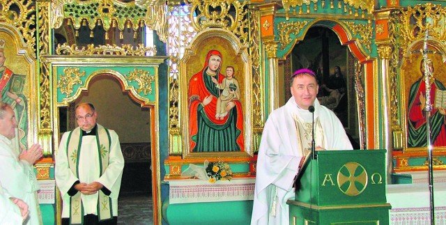 Odrestaurowany ikonostas podczas uroczystej mszy urzekał swoim pięknem
