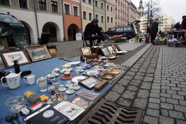 Jarmark Staroci na płycie legnickiego rynku