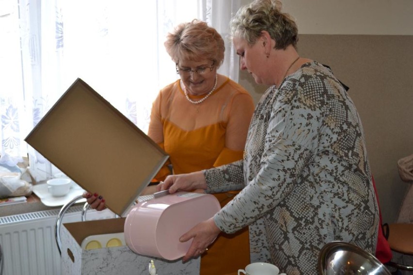 Śniadanie Wielkanocne w Falmierowie. Stoły uginały się od świątecznych przysmaków [ZDJĘCIA]