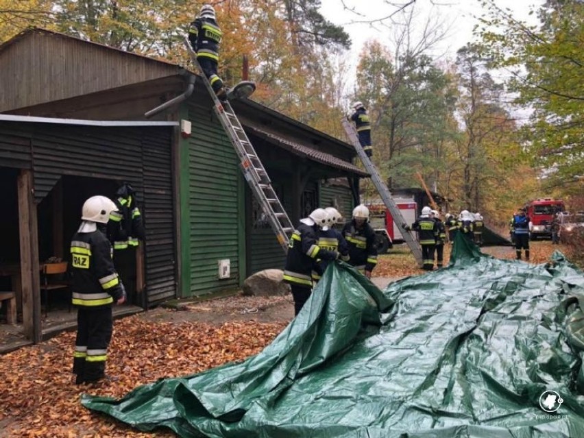 Prawie 60 strażaków zawodowych i ochotników ćwiczyło w...