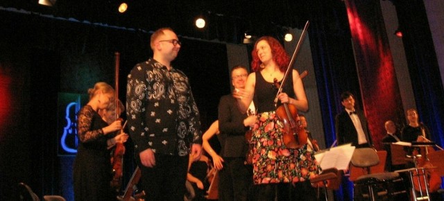 Bartosz Kołsut i Natalia Dąbrówka zagrali jedno z tang Astora Piazolli na finał pierwszej części koncertu. Więcej zobacz na kolejnych slajdach >>>