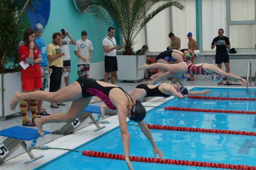 Uczniowie rywalizowali na wodzisławskim basenie