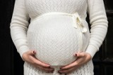 Koronawirus a ciąża, poród i karmienie piersią. Odpowiadamy na najczęściej zadawane pytania przez zdrowe i chore na COVID-19 ciężarne