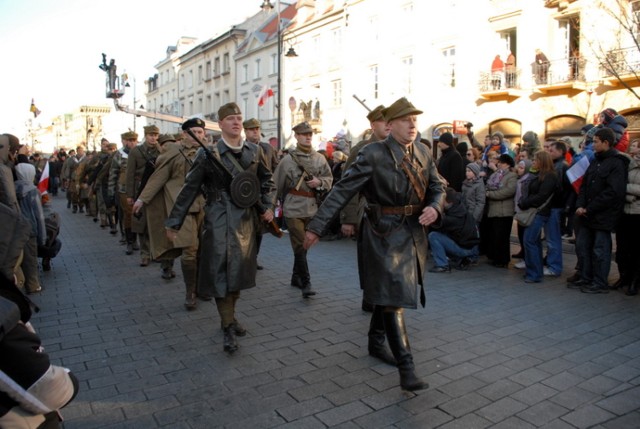 Razem dla Niepodległej 2014. Warszawiacy przejdą ulicami razem z rekonstruktorami