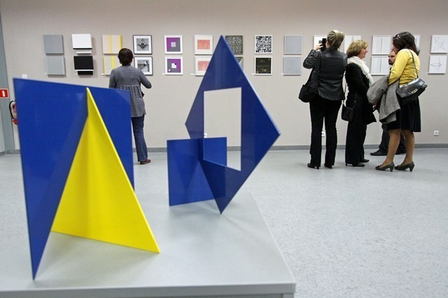 Symetria i asymetria w Galerii Akademickiej ATH