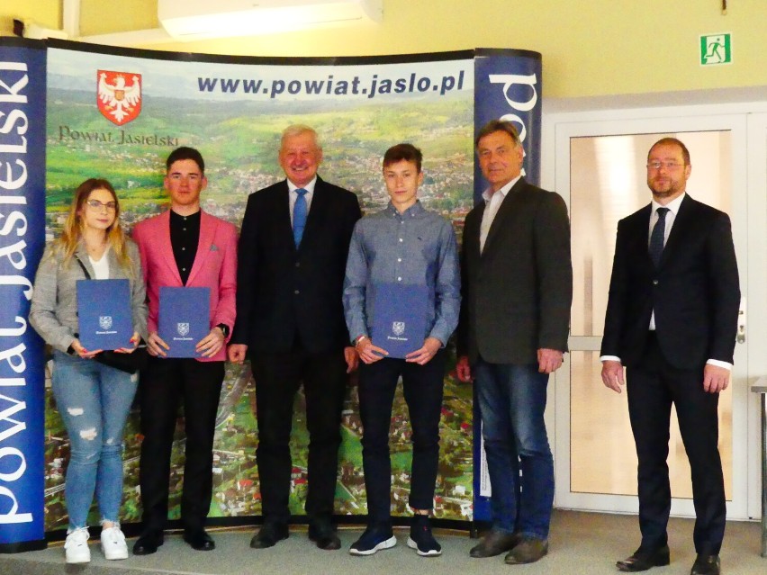 Starosta jasielski nagrodził sportowców za osiągnięcia w 2021 roku