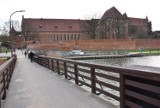 Most św. Wojciecha w Malborku nie będzie remontowany przed sezonem. 30-letnia asfaltowa nawierzchnia jeszcze poczeka na wymianę