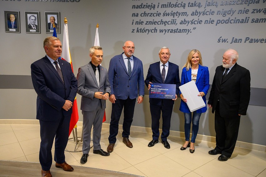 Milionowe dotacje dla Tarnowa i powiatu z kolejnej edycji rządowego programu "Polski Ład". Lista inwestycji jest rekordowo długa!