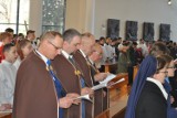 W Opolu odprawiono mszę krzyżma, ostatnią liturgię przed Triduum Paschalnym. Pobłogosławiono oleje i odnowiono przyrzeczenia kapłańskie