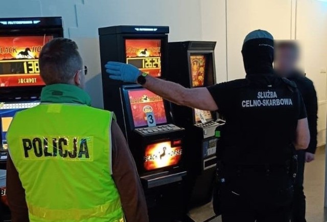W Tczewie zabezpieczono nielegalne automaty do gier.