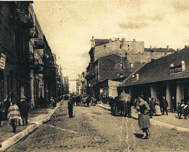 Na początku XX wieku ruch na ulicy Modrzejowskiej był całkiem spory