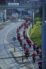 Mikołajkowa Parada Motocyklowa  przejechała ulicami Trójmiasta  [ZDJĘCIA] 