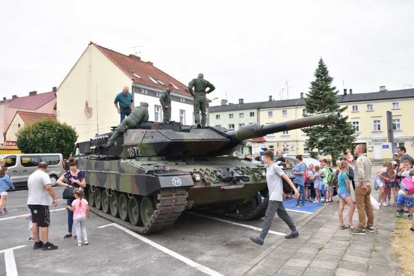 Wojskowa parada ulicami Nowego Tomyśla. Był nawet czołg!