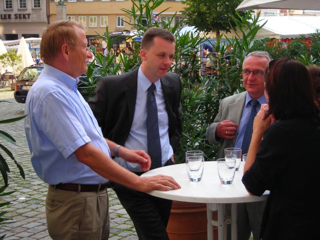 Władze miasta złożyły wizytę w partnerskim mieście Esslingen m.in. w lipcu 2008 roku. Z burmistrzem miasta Jürgenem Ziegerem spotkał się wówczas prezydent Piotrkowa Krzysztof Chojniak oraz Przewodniczący Rady Miasta Marian Błaszczyński