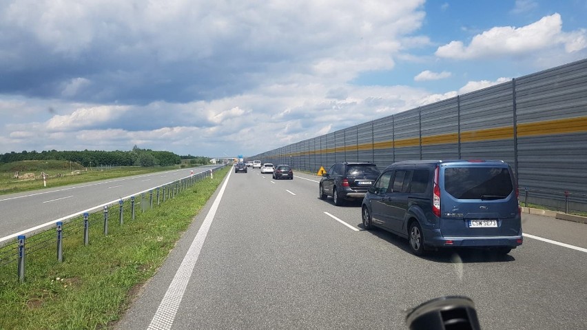 Zderzenie na autostradzie pod Grudziądzem. 14-latka trafiła do szpitala [zdjęcia]