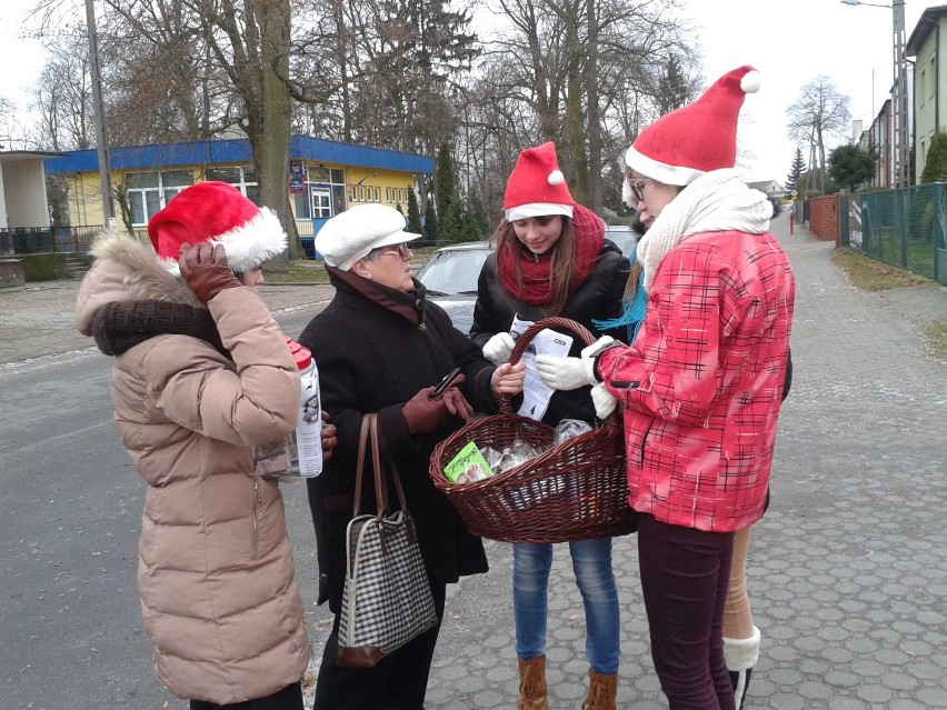 Uczniowie Gimnazjum w Konopnicy  włączyli się w ogólnopolską akcję SOS Wioski Dziecięce