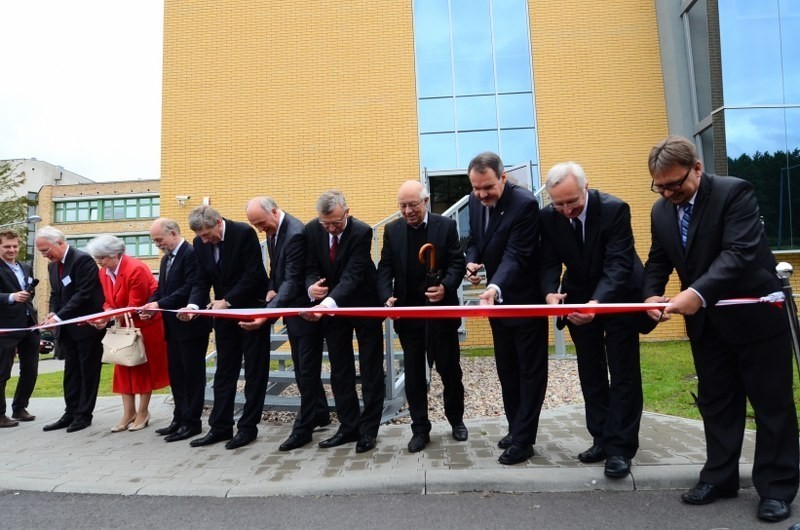 Nowo otwarte Centrum NanoBioMedyczne na Morasku.