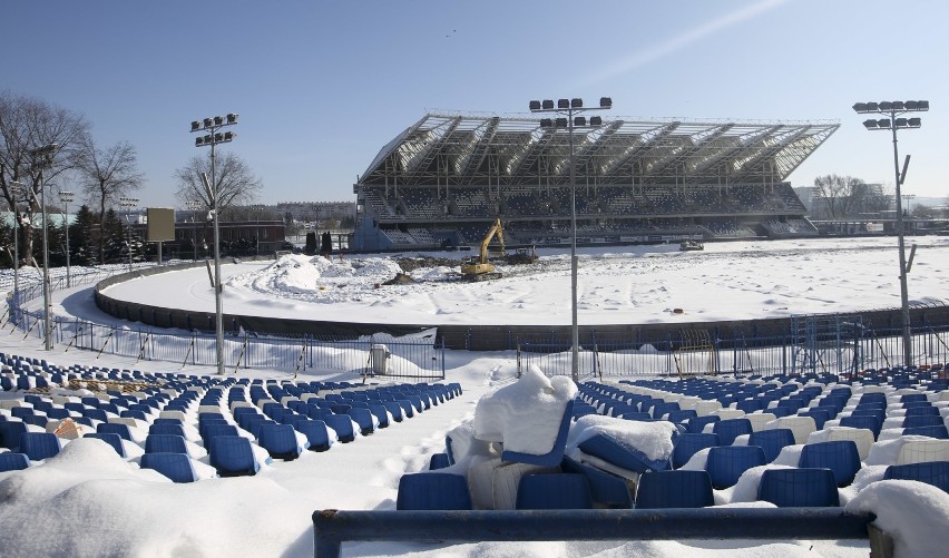 Modernizacja Stadionu Miejskiego w Rzeszowie opóźni się minimum o jeden miesiąc. Gdzie swoje mecze zagrają Resovia i Stal Rzeszów?