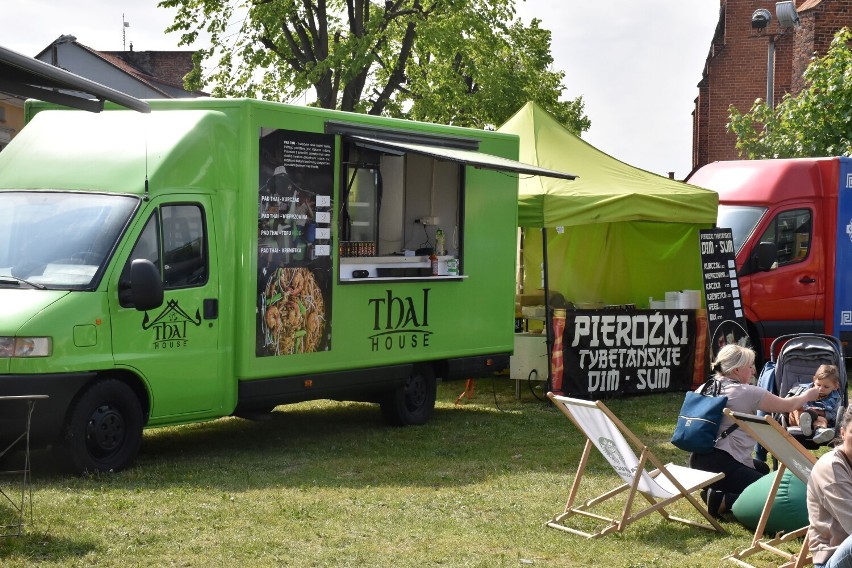 Na plac katedralny w Prabutach zjechało 15 food trucków,...