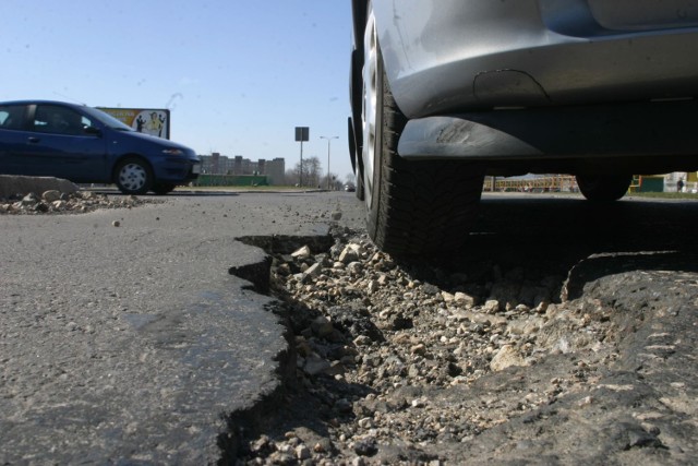 Ruda Śląska zapłaci odszkodowania kierowcom, którzy uszkodzili samochód przez dziurę w jezdni