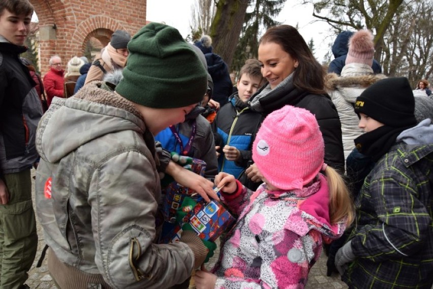 Pruszcz Gdański: 50 wolontariuszy od rana kwestowało dziś na rzecz Wielkiej Orkiestry Świątecznej Pomocy [ZDJĘCIA, WIDEO
