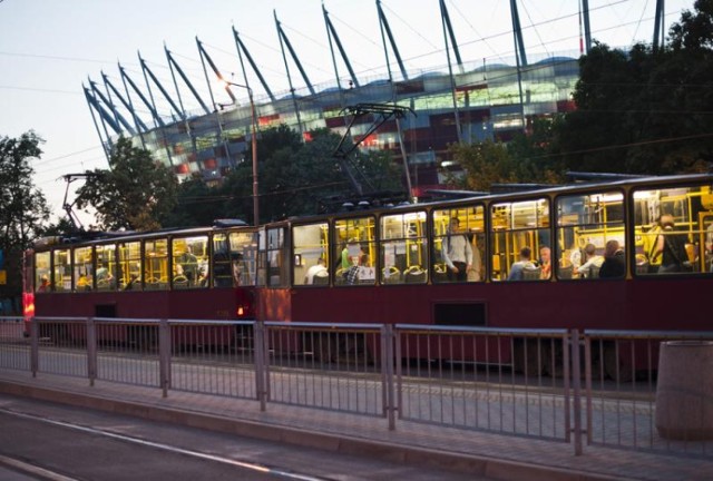 Dziś Depeche Mode na Stadionie na Stadionie Narodowym. Więcej autobusów i tramwajów dla fanów