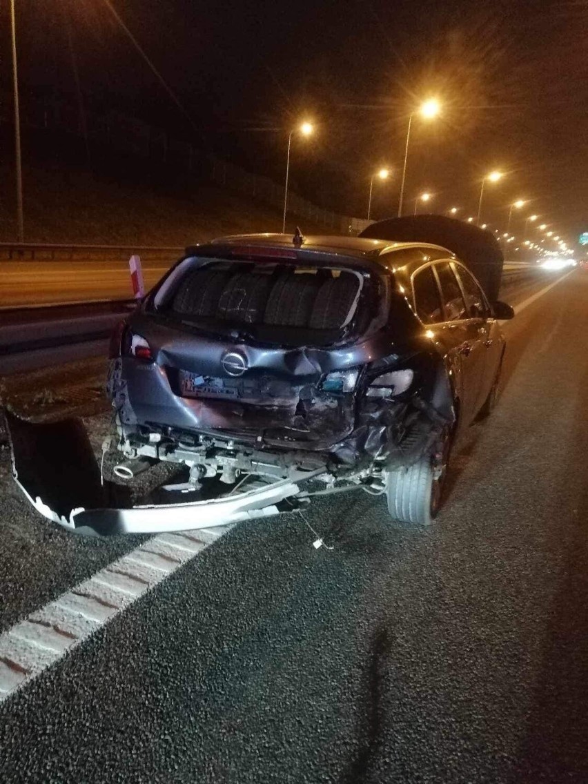 Wypadek dwóch samochodów osobowych w Łęgowie. Jedna osoba...