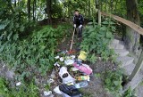 Oliwa: Mieszkańcy posprzątali las