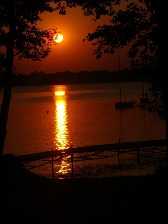 Zachód słońca nad Jeziorem Białym.