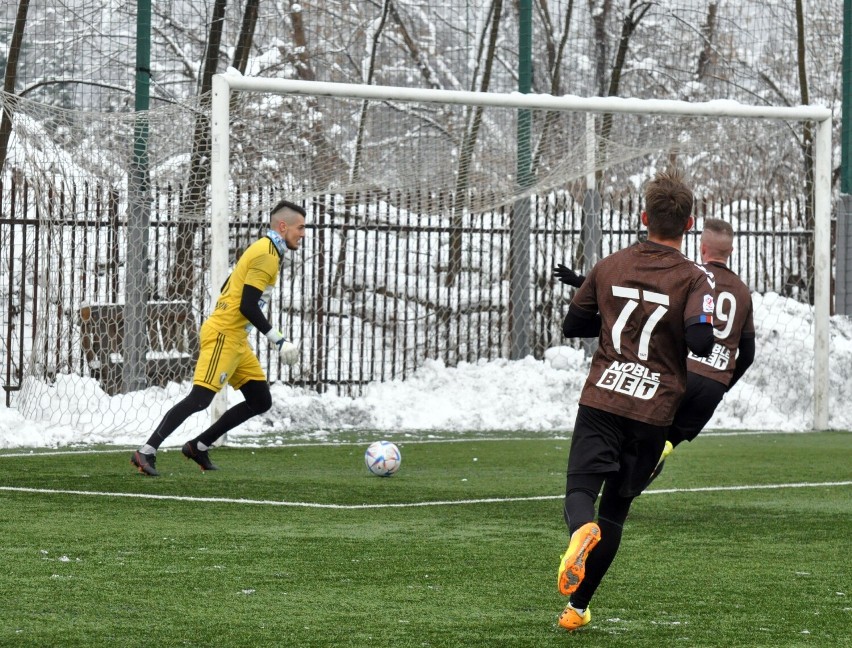 Remis w sparingowym meczu Garbarnia Kraków - Unia Tarnów. Dwa gole i trzech testowanych graczy. Zobaczcie zdjęcia