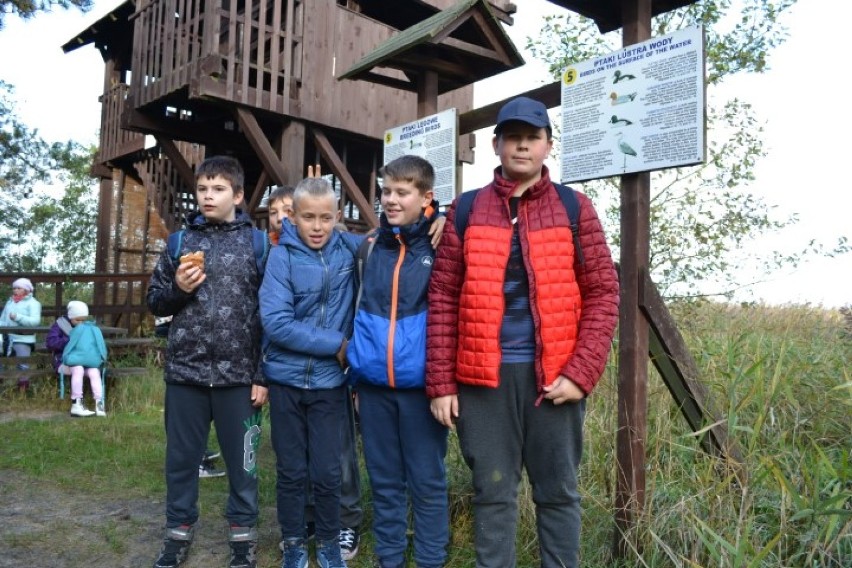 Wyspa Sobieszewska. Lekcja przyrody uczniów ze szkoły w Suchym Dębie w „Ptasim Raju” [ZDJĘCIA]