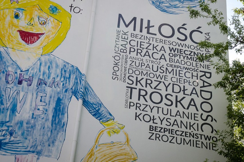 Natalia Kukulska zaprezentowała Mural "Mama Poszukiwana"....