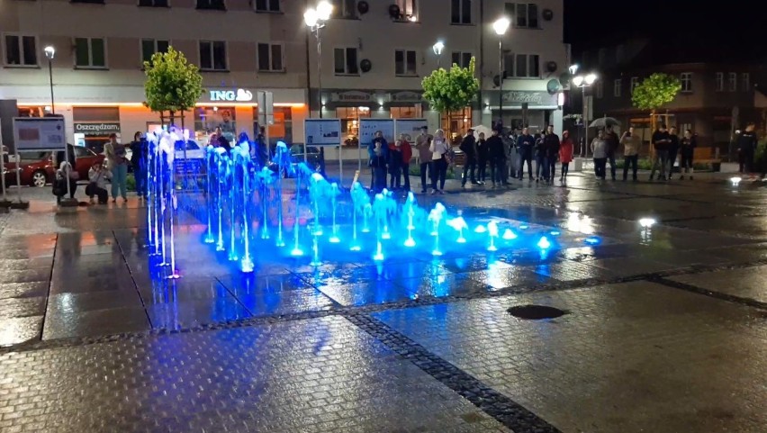 Nowa fontanna na dobrodzieńskim rynku.