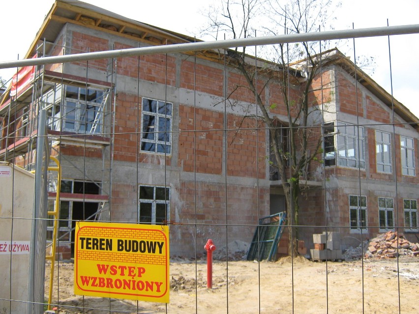 Olkusz: Nowy budynek Przedszkola nr 4 miał być gotowy w czerwcu. Przeszkodziła pogoda