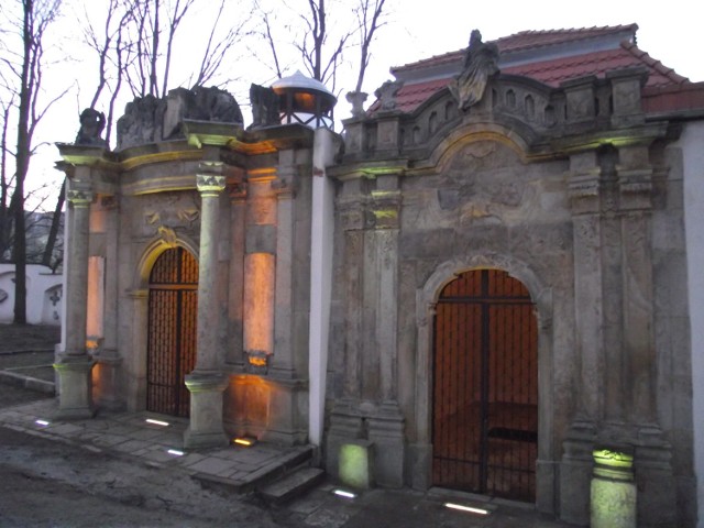 Zakończono projekt rewitalizacji zespołu barokowych kaplic nagrobnych w Jeleniej Górze.