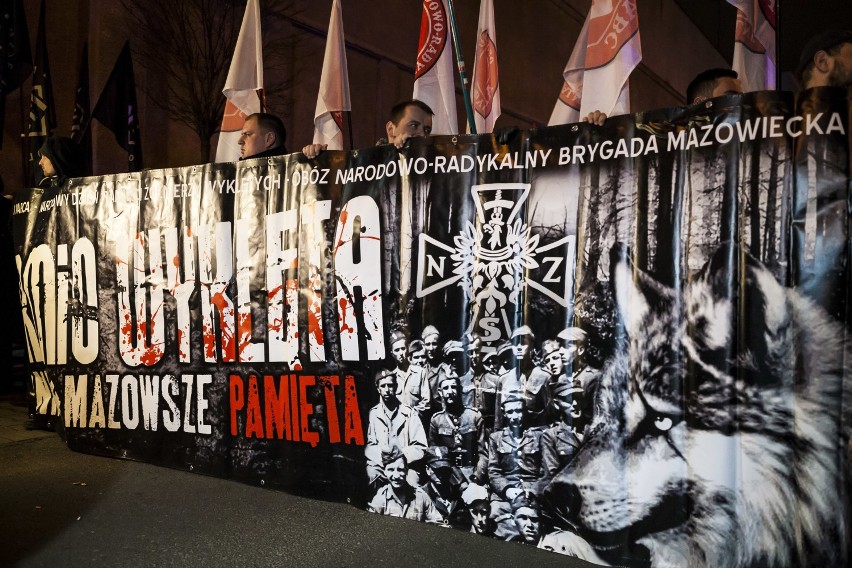 Warszawski Marsz Żołnierzy Wyklętych 2019. Obywatele RP blokowali uroczystość 1 marca [ZDJĘCIA]