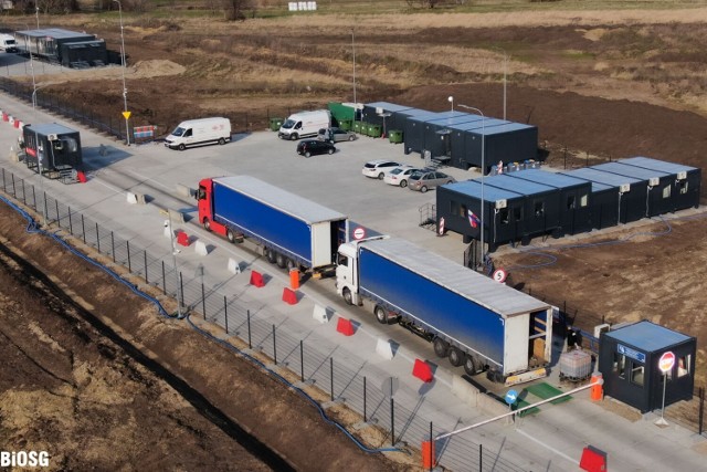 Odprawy pustych ciężarówek na budowanym, polsko-ukraińskim przejściu granicznym Malhowice - Niżankowice ruszyły 13 lutego.