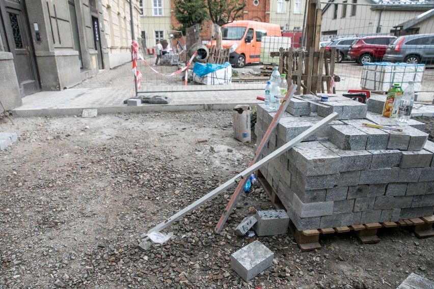 Kraków. Przebudowa ul. Rynek Kleparski potrwa dłużej