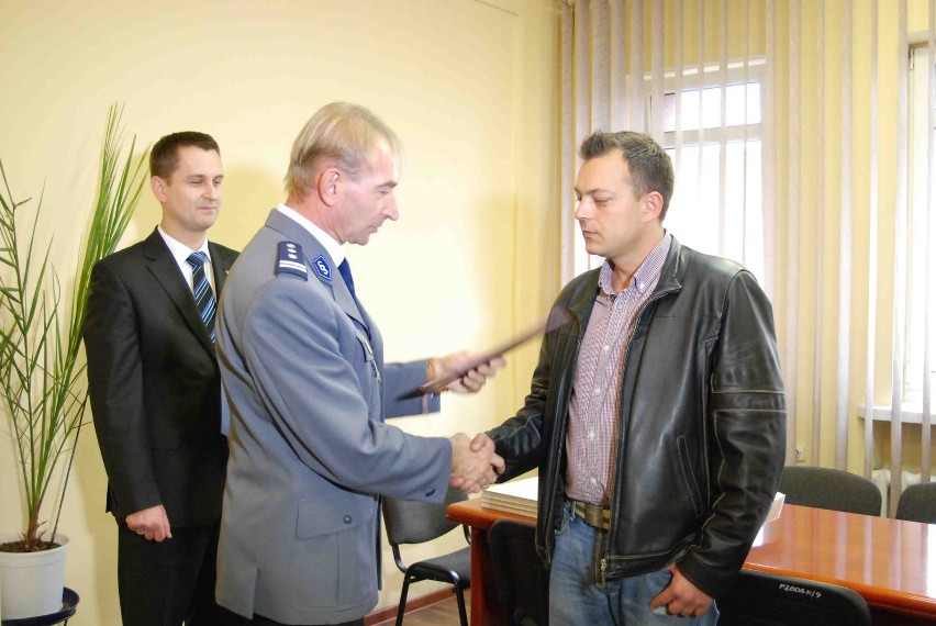 Piekarzanin został doceniony w Będzinie przez komendanta i Pocztę Polską