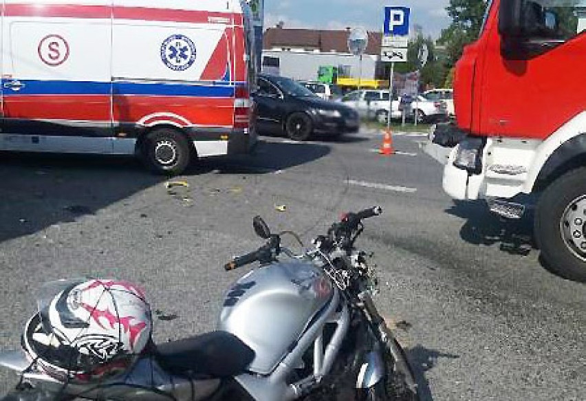 Wypadek Tęgoborze. Nieprzytomny motocyklista zabrany do szpitala