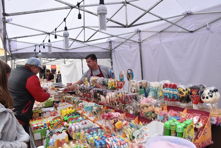 Na opolskim rynku trwa Festiwal Czekolady. Każdy znajdzie...