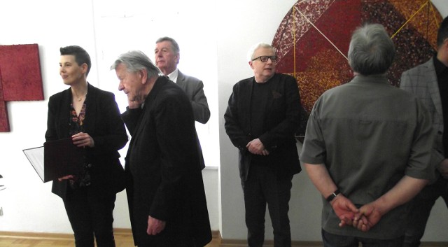 Otwarcie wystawy Krzysztofa Gliszczyńskiego w Dworze Sztuki w Siennicy Różanej zgromadziło zacnych gości.
